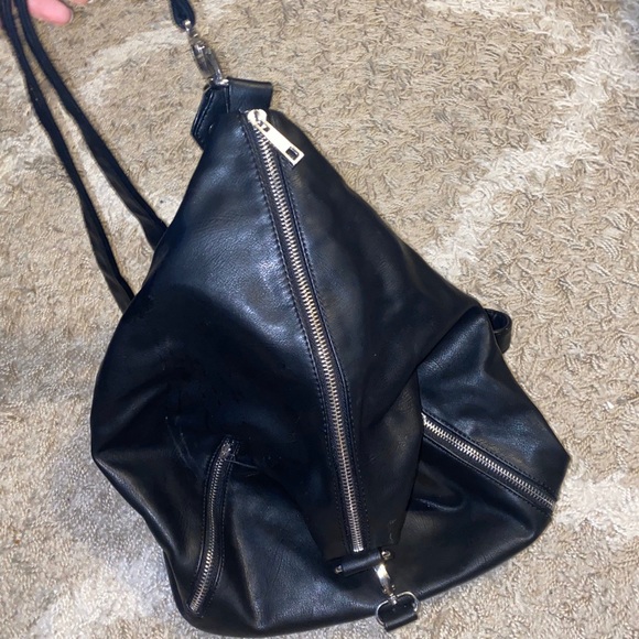 backpack - Picture 2 of 4